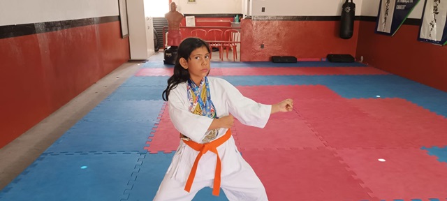Sofia rosa atleta karateca feirense1 paulo josé acorda cidade