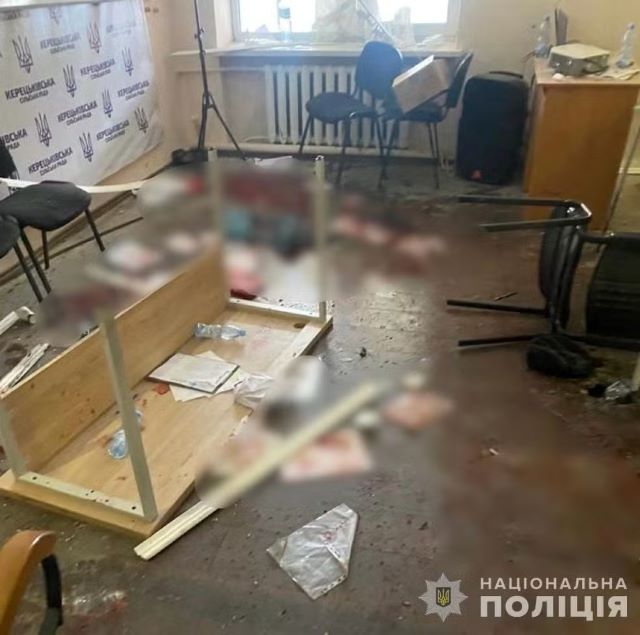 Deputado explode granadas em reunião de prefeitura na Ucrânia; há mais de 20 feridos