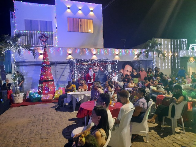 Concerto beneficente reúne moradores dos bairros Asa Branca e Pampalona na noite de Natal