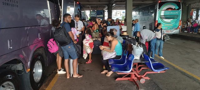 Passageiros Terminal Rodoviário de Feira de Santana
