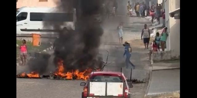 Moradores de Tiquaruçu protestam contra suspensão da Festa de Reis; prefeitura aguarda parecer do TCM