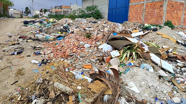descarte irregular de lixo na Mangabeira ft ed Santos acorda cidade4