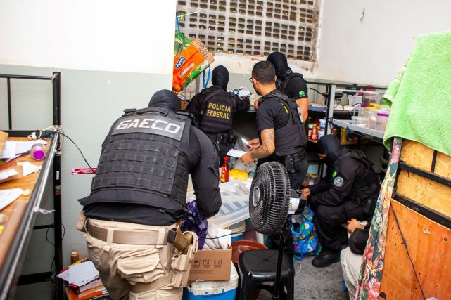 PMs presos na 'Operação El Patron' são transferidos para presídio federal 01