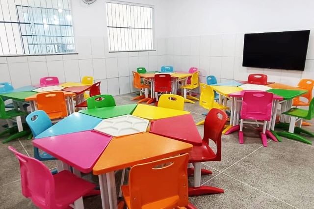 Escola Municipal de Educação Infantil Antônio Albertino Carneiro