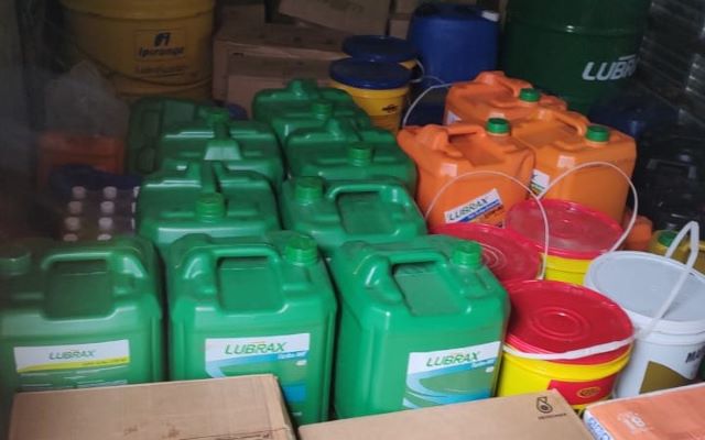 Policiais da Decarga recuperam carga de lubrificantes avaliada em R$ 180 mil