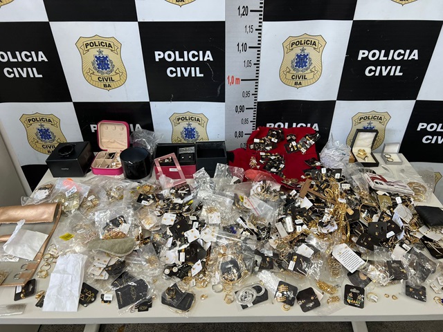 Polícia Civil recupera cerca de R$ 100 mil em joias furtadas em Feira de Santana