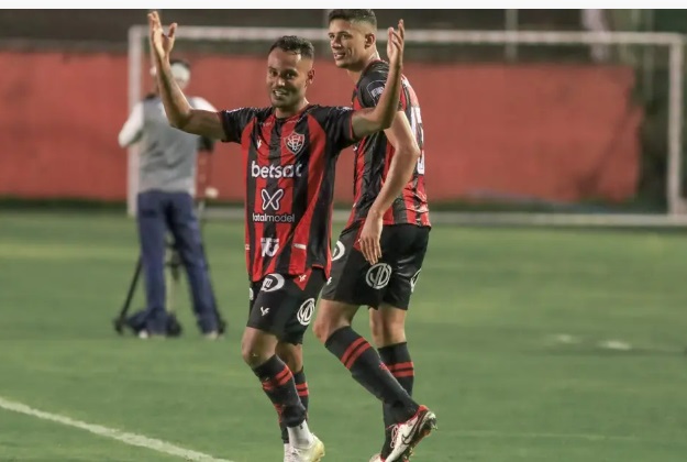 Vitória goleia o Barcelona de Ilhéus e encara o Bahia na final do Campeonato Baiano