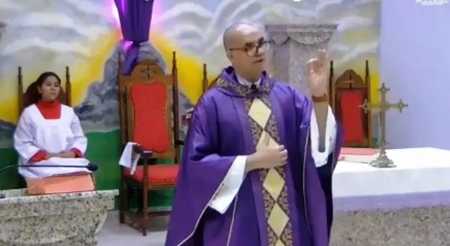 Padre critica realização de micareta de Tucano durante a celebração do Domingo de Ramos 
