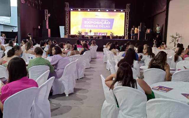 Evento reúne mais de mil mulheres e tem participação de Carla Sarni que comanda uma das maiores empresas de franquias do país