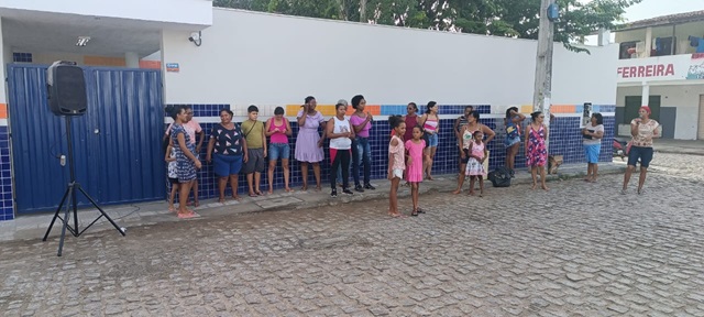Pais denunciam obra inacabada na Escola Antônio Carlos Pinto no Papagaio - ft Paulo José - Acorda Cidade