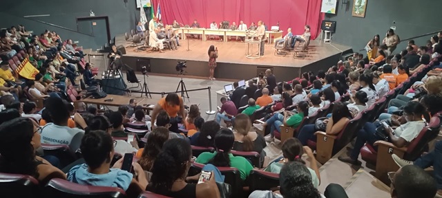 Sessão da Câmara municipal no Centro de Cultura Amélio Amorim ft Paulo josé - acorda cidade - ftt