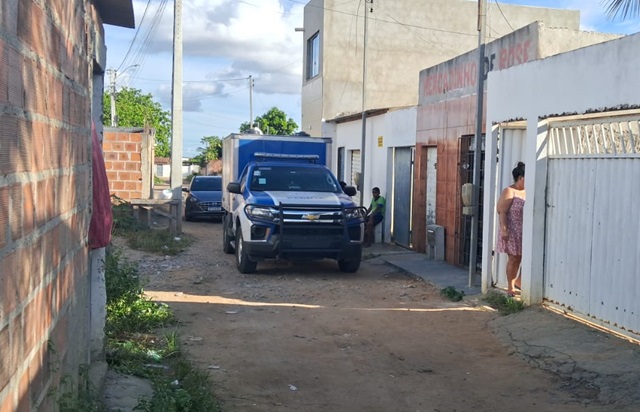 DH investiga morte de homem encontrado com corte no pescoço no bairro Novo Horizonte