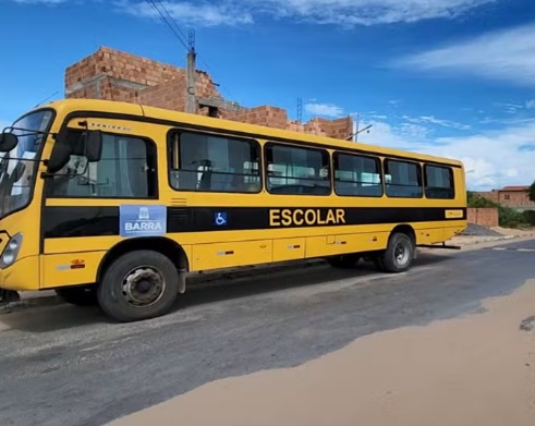 Criança de 6 anos morre ao ser atropelada por ônibus escolar no oeste da Bahia
