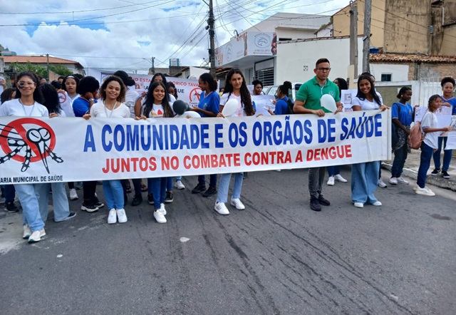 Caminhada contra a Dengue na UBS do CASEB1 em parceria com o Colégio Odorico Tavares