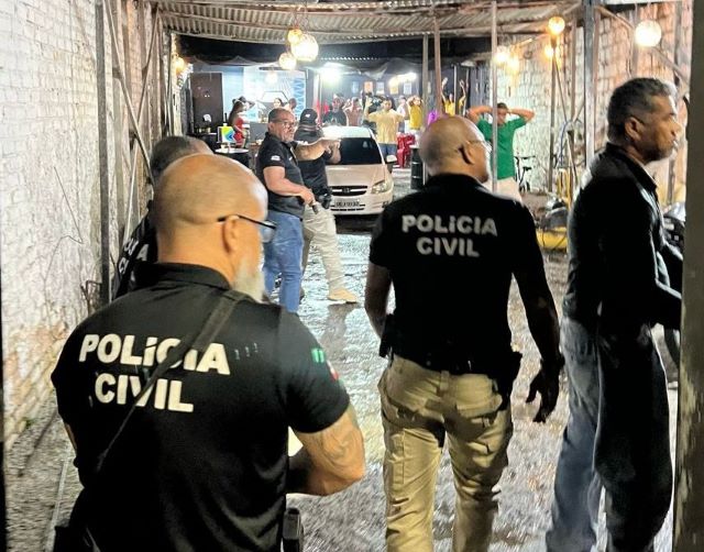 Polícia Civil cumpre mandado de prisão durante ações no entorno da Micareta de Feira