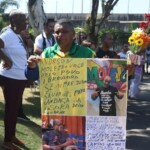 Amigos e familiares se despendem de Anderson Leonardo no Rio