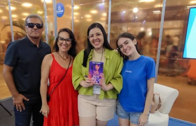 Escritora de Feira de Santana, Clara Pamponet, conta experiência de participar da Bienal em Salvador como convidada