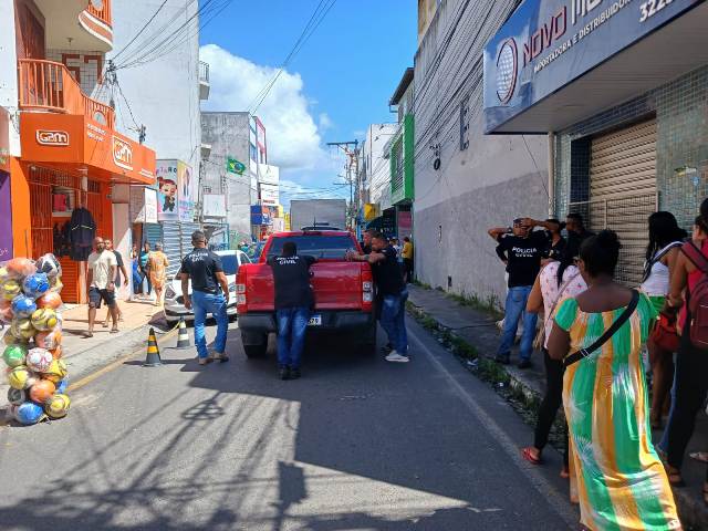 Polícia Civil e Receita Federal apreendem mercadorias durante operação no Feiraguay