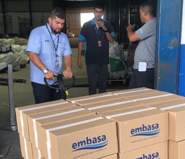 Embasa envia mais de 40 mil copos de água para vítimas das enchentes no Rio Grande do Sul