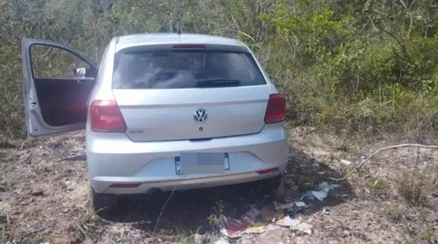 veículo assaltado em Alagoinhas