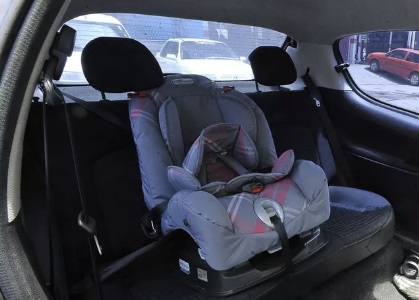 Governador sanciona lei para que ônibus intermunicipais e estaduais disponibilizem cadeirinhas e bebês conforto para crianças