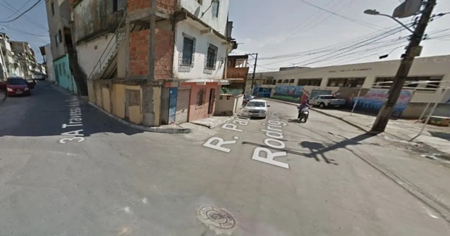 Jovem é retirada de casa por grupo e morta a tiros no subúrbio de Salvador