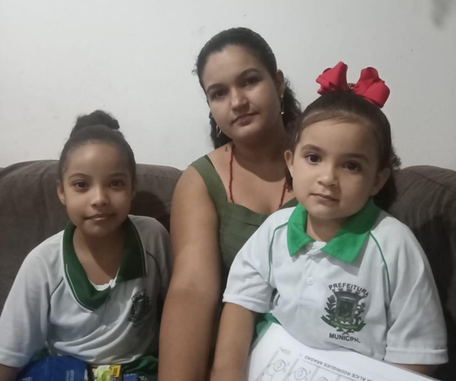 Daniella Rodrigues e filhas