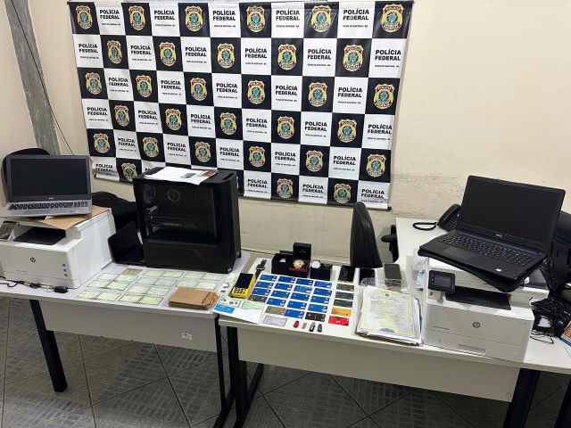 Polícia Federal cumpre mandados em Feira de Santana em operação de combate a fraudes na Caixa Econômica