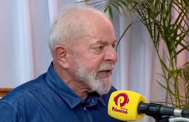 Lula concede entrevista à rádio de Feira de Santana, na Bahia princesa fm