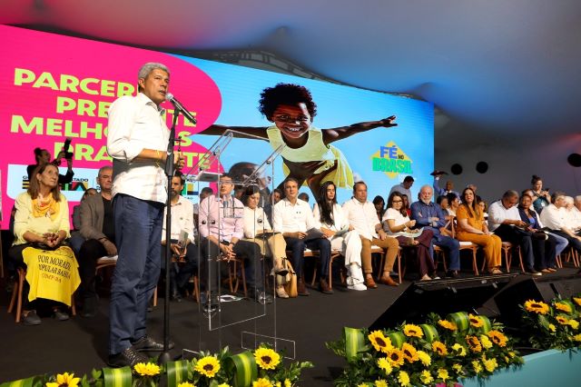 Governador Jerônimo em evento em Feira de Santana na Bahia