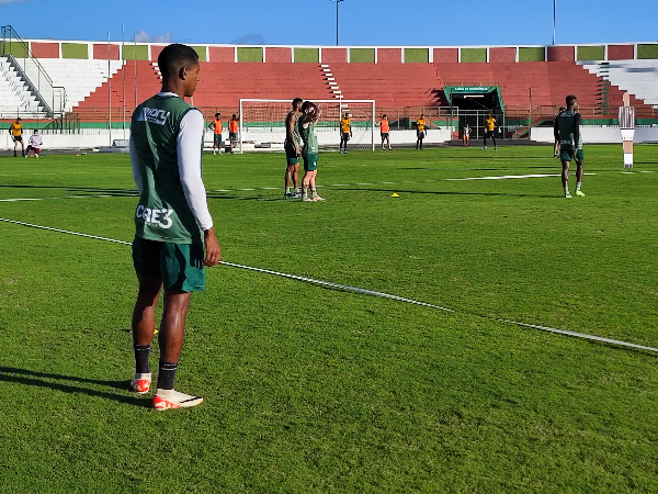 Fluminense de Feira intensifica preparação para semifinal contra Porto