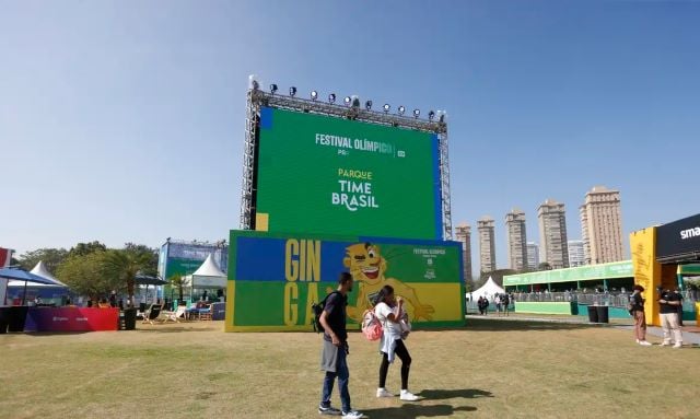 parque com pessoas time brasil nas olimpíadas de Paris 2024